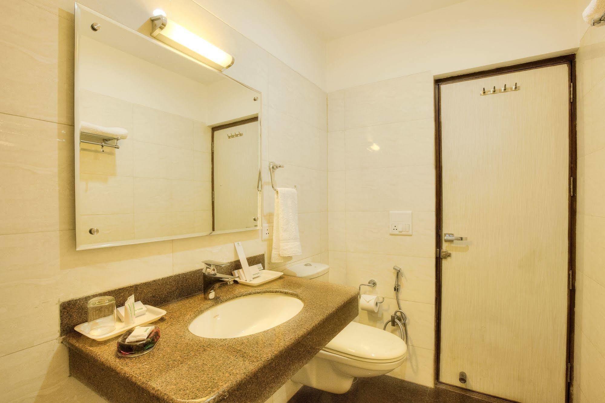 Mint Hotel Chandīgarh Zewnętrze zdjęcie