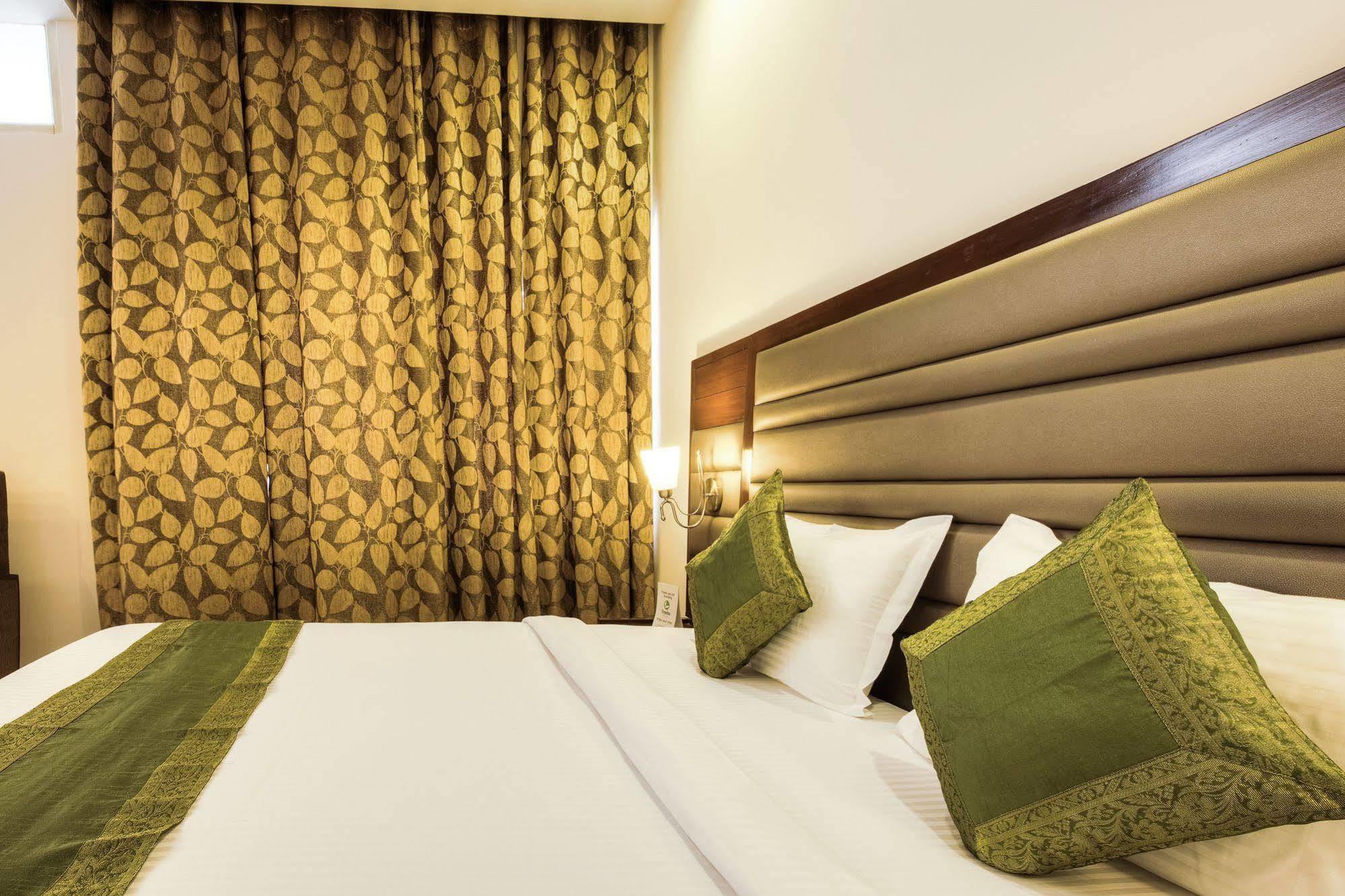 Mint Hotel Chandīgarh Zewnętrze zdjęcie