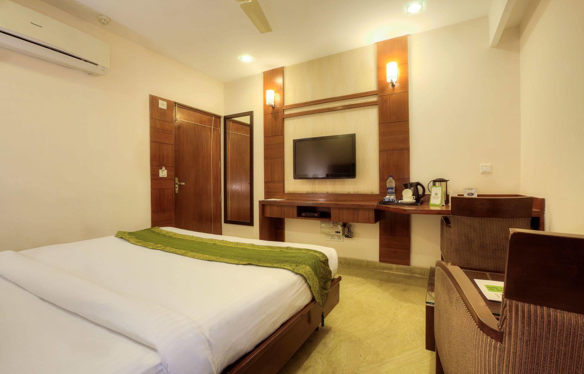 Mint Hotel Chandīgarh Zewnętrze zdjęcie