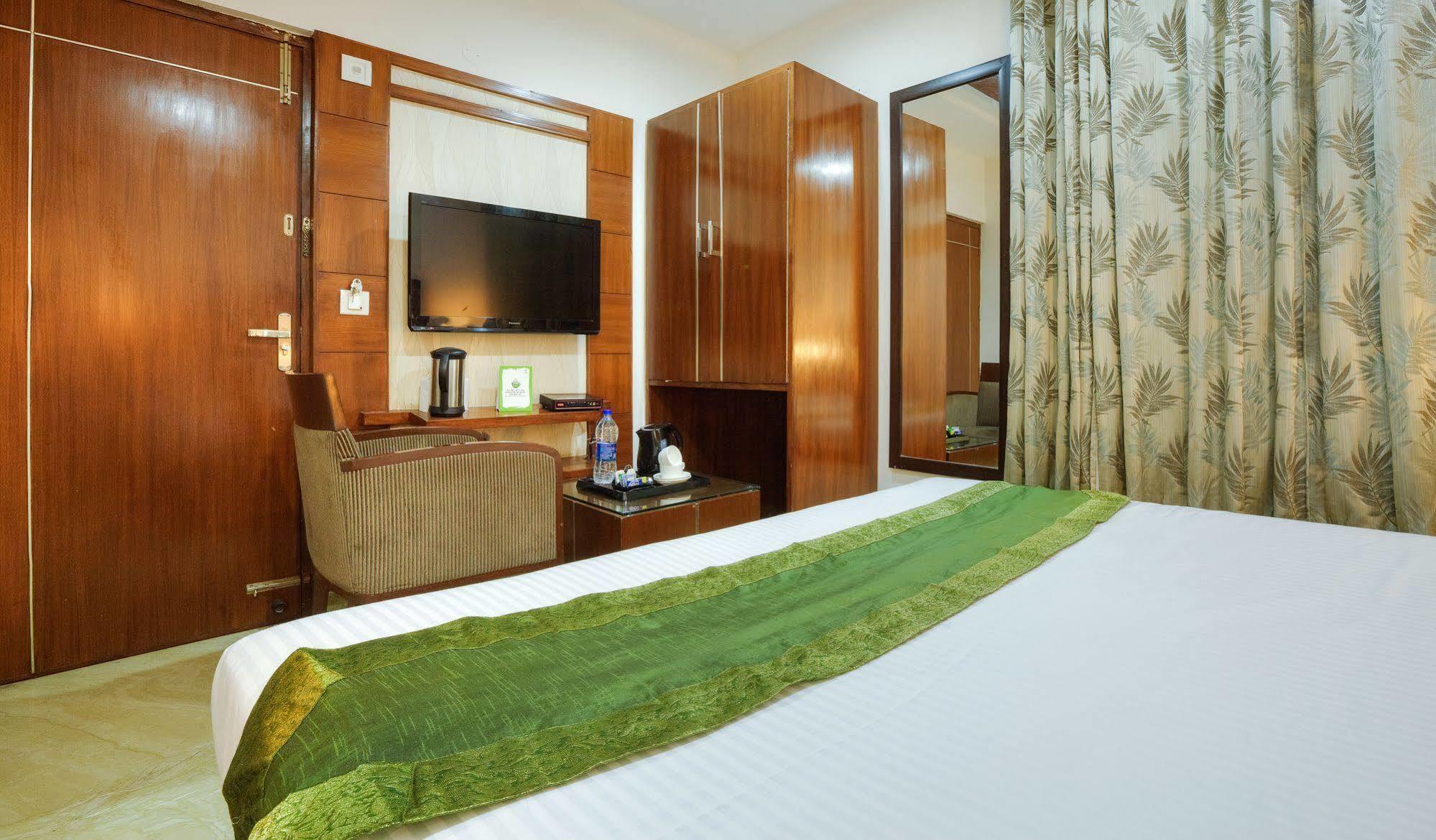 Mint Hotel Chandīgarh Zewnętrze zdjęcie