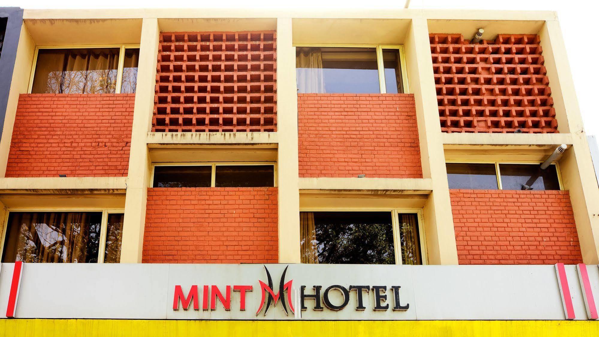 Mint Hotel Chandīgarh Zewnętrze zdjęcie