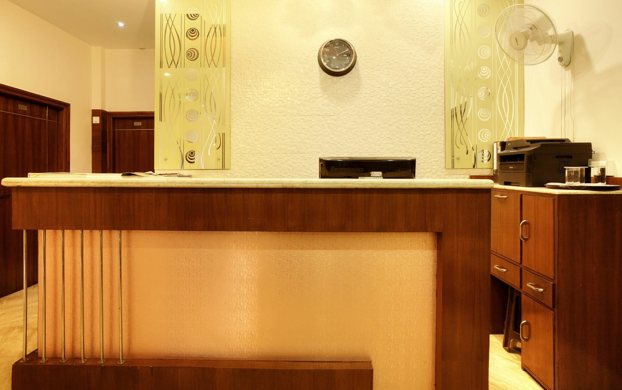 Mint Hotel Chandīgarh Zewnętrze zdjęcie